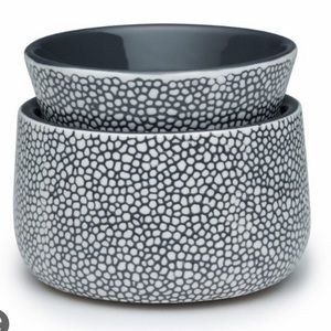Doodle Dot Scentsy Warmer full size new in box